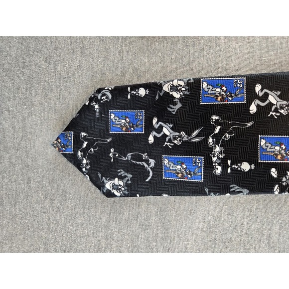 Vintage Looney Tunes Stamp Collection Tie Mens Black Bugs Bunny 1997 Cartoon USA - Picture 5 of 8